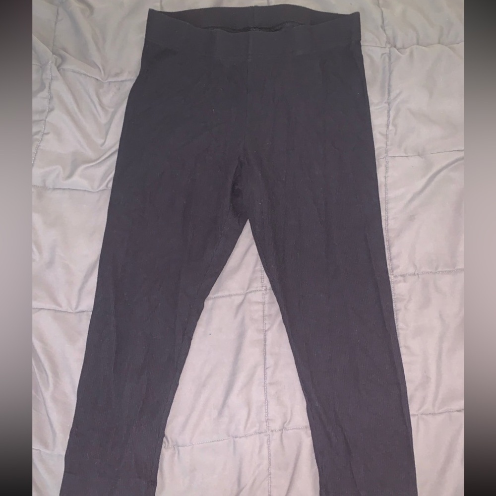 Women’s Old Navy black ribbed capri leggings size medium